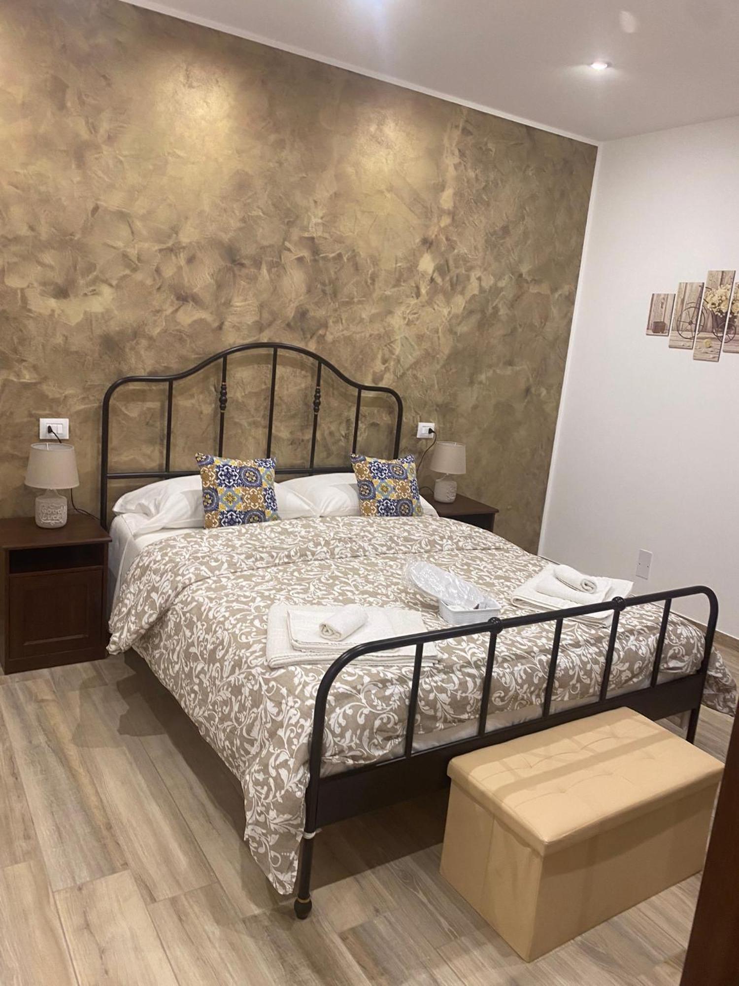 Maryam23 Bed & Breakfast Syracuse Ngoại thất bức ảnh